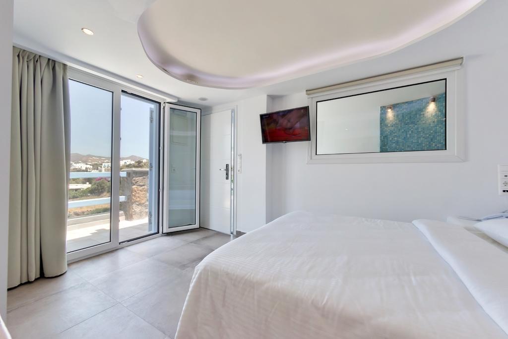 Junior Suite Indoor Jacuzzi,262776565:JPEG